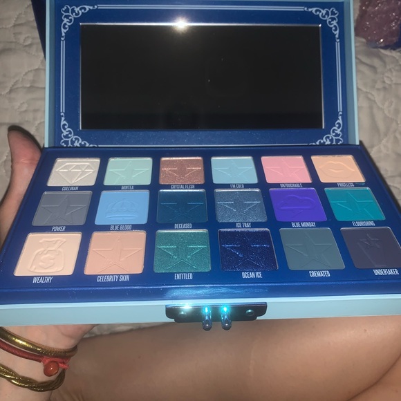 NEW This is a Brand New Make Up Palette. BLUE BLOOD collection by Jeffree Star - Picture 1 of 6